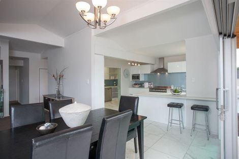 Photo of property in 163 Lake Crescent, Hamilton Lake, Hamilton, 3204