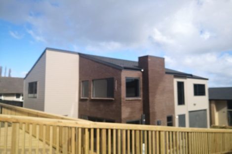 Photo of property in 22c Dallinghoe Crescent, Milford, Auckland, 0620