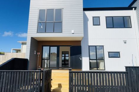 Photo of property in 11/20 Seabrook Avenue, New Lynn, Auckland, 0600