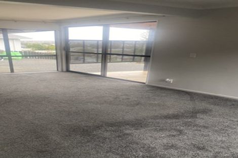Photo of property in 41 Lavelle Road, Henderson, Auckland, 0612
