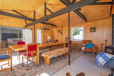 Photo of property in 1807 Kimbolton Road, Kiwitea, Feilding, 4777