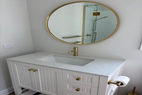 Photo of property in 43a Pohutukawa Avenue, Red Beach, 0932