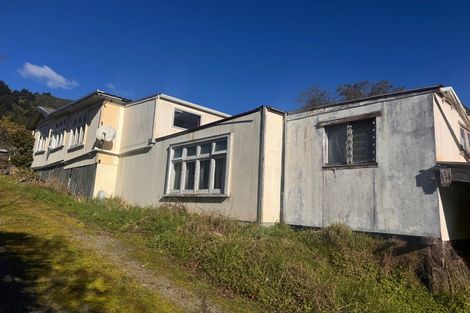 Photo of property in 62 Hampden Street, Picton, 7220