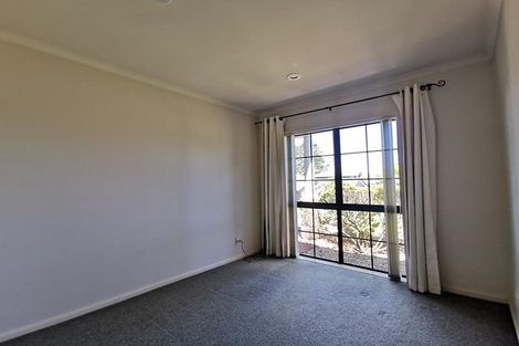 Photo of property in 21 San Pedro Place, Henderson, Auckland, 0612
