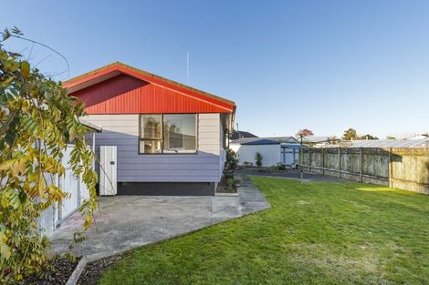 Photo of property in 21 Cargill Grove, Kelvin Grove, Palmerston North, 4414