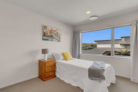 Photo of property in 36 Tongariro Drive, Aotea, Porirua, 5024