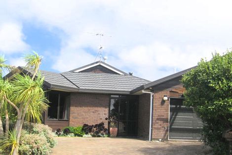 Photo of property in 23 Ashton Fitchett Drive, Brooklyn, Wellington, 6021