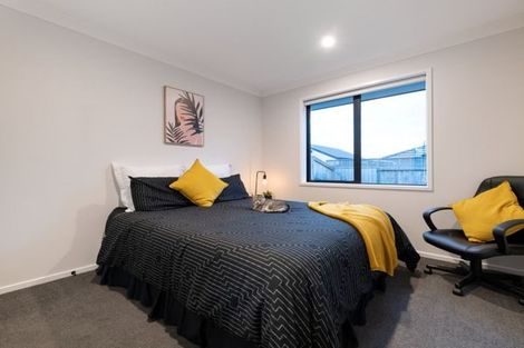 Photo of property in 15 Kotiate Street, Papamoa Beach, Papamoa, 3118