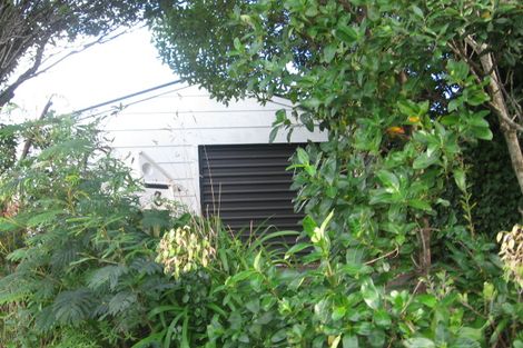 Photo of property in 3 Singers Road, Korokoro, Lower Hutt, 5012