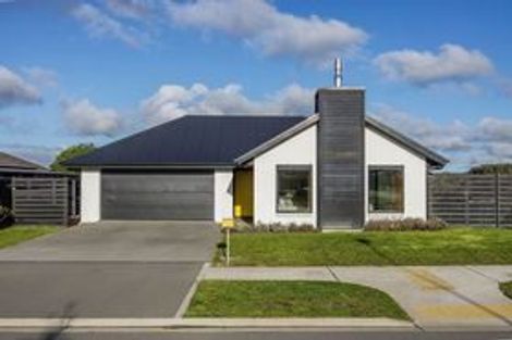 Photo of property in 24 Shillingford Boulevard, Rolleston, 7615