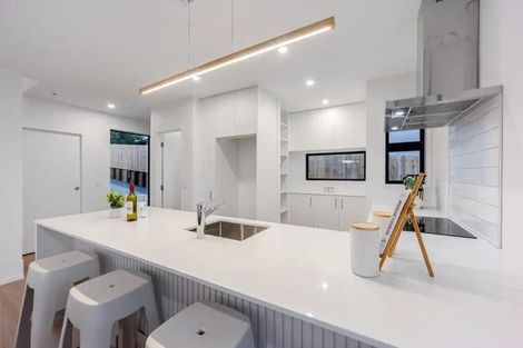 Photo of property in 5/71 West Coast Road, Glen Eden, Auckland, 0602