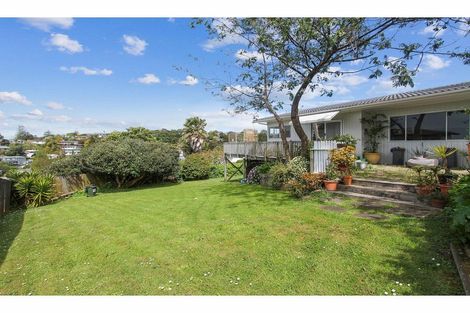 Photo of property in 2/57 Coronation Road, Hillcrest, Auckland, 0627
