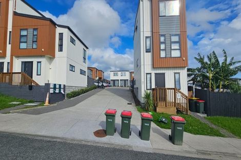 Photo of property in 9/6 Kereru Street, Henderson, Auckland, 0612