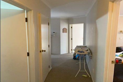 Photo of property in 1/62 Aviemore Drive, Highland Park, Auckland, 2010