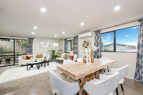 Photo of property in 348b Royal Road, Massey, Auckland, 0614