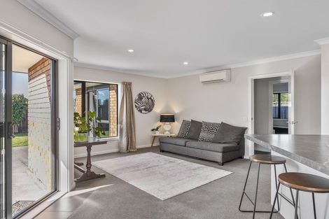 Photo of property in 8 Brompton Close, Richmond Heights, Taupo, 3330