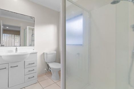 Photo of property in 2 Brosna Place, East Tamaki, Auckland, 2016