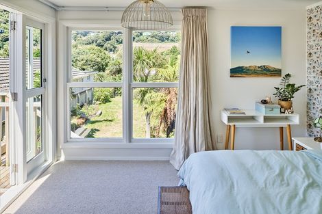 Photo of property in 53 Pukatea Street, Eastbourne, Lower Hutt, 5013