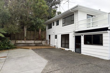 Photo of property in 2/20 Woodlands Crescent, Browns Bay, Auckland, 0630