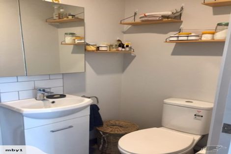 Photo of property in 7 Sauterne Road, Kumeu, 0810