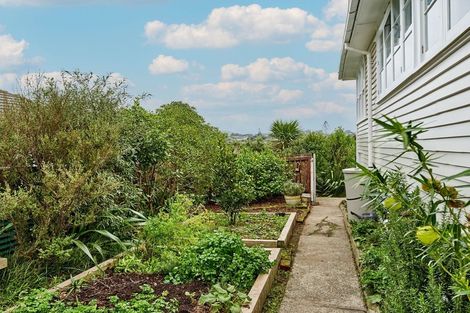 Photo of property in 16 Chaffey Crescent, Titahi Bay, Porirua, 5022