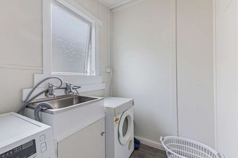 Photo of property in 32 Pendarves Street, New Plymouth, 4310