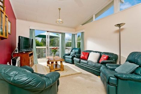 Photo of property in 3 Hamilton Place, Glenfield, Auckland, 0629