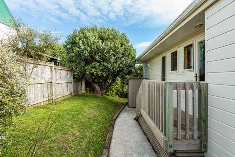 Photo of property in 117a Gloaming Hill, Titahi Bay, Porirua, 5022