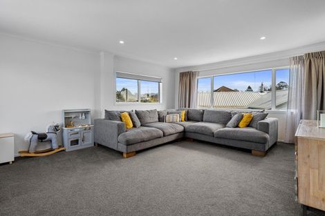 Photo of property in 61 Links View Drive, Omokoroa, 3114