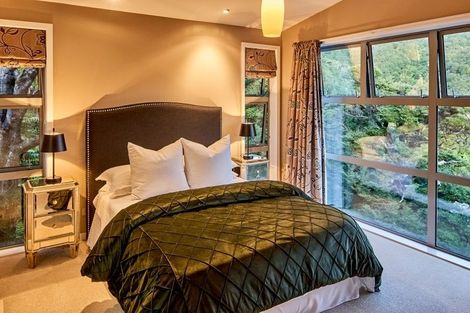 Photo of property in 4 Wilmore Way, Lowry Bay, Lower Hutt, 5013