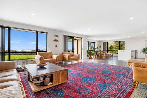 Photo of property in 103 Mcleod Road, South Head, Helensville, 0874