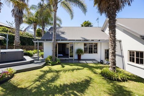 Photo of property in 62 Cairns Crescent, Rototuna, Hamilton, 3210