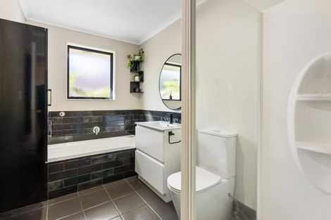 Photo of property in 19 William Gamble Drive, Greenhithe, Auckland, 0632