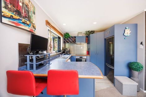 Photo of property in 21 Aspen Way, Kelvin Grove, Palmerston North, 4414