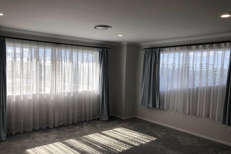 Photo of property in 3 Ascension Crescent, Orewa, 0931