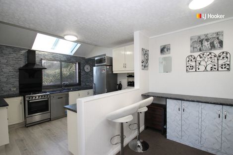 Photo of property in 31 Queen Street, Brighton, Dunedin, 9035