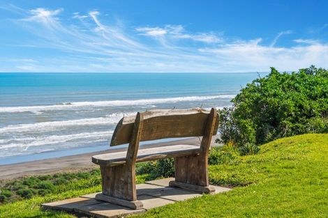 Photo of property in 43 Longbeach Drive, Castlecliff, Whanganui, 4501