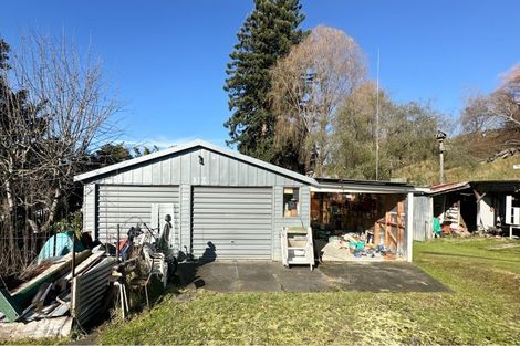 Photo of property in 3 Waitipapa Road, Hunterville, 4730