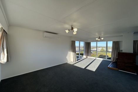Photo of property in 23 Marcel Place, Glenfield, Auckland, 0629