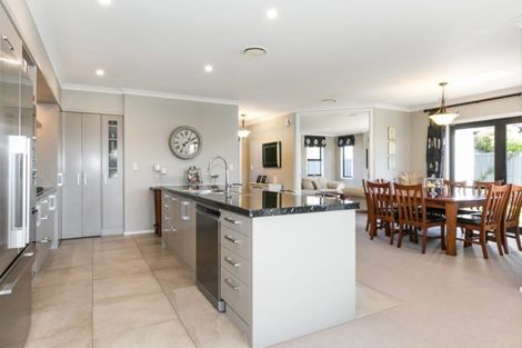 Photo of property in 21 Haast Place, Poraiti, Napier, 4112