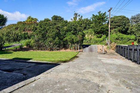 Photo of property in 25 Paekakariki Hill Road, Pauatahanui, Porirua, 5381