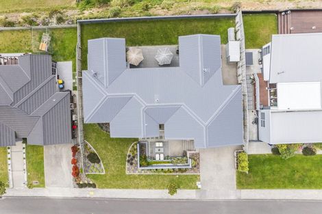 Photo of property in 10 Wangapeka Way, Aotea, Porirua, 5024