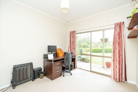 Photo of property in 105 Barrett Road, Temple View, Hamilton, 3290