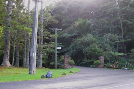 Photo of property in 75 Woodlands Park Road, Titirangi, Auckland, 0604