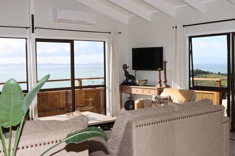 Photo of property in 26 Bay View Road, Cable Bay, 0420