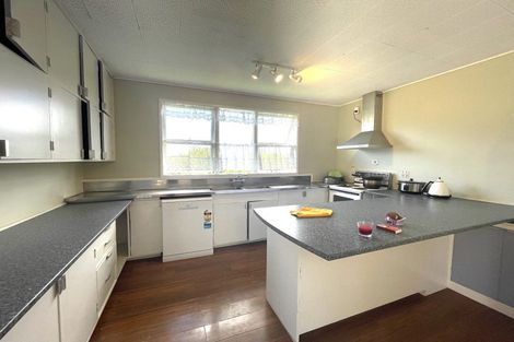 Photo of property in 23 Downsview Road, Pakuranga Heights, Auckland, 2010