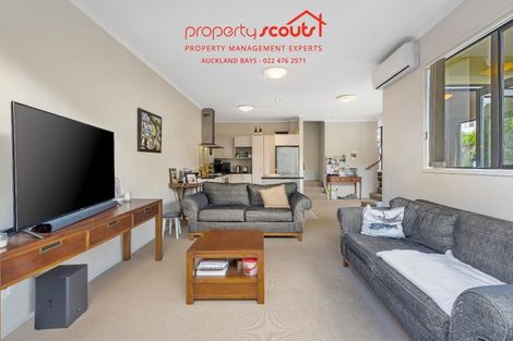 Photo of property in 17 Ashurst Lane, Greenhithe, Auckland, 0632
