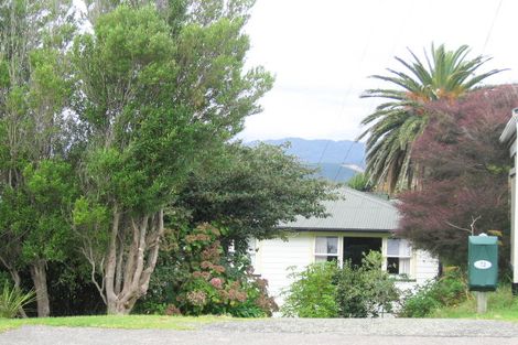 Photo of property in 73 Bluegum Road, Paraparaumu Beach, Paraparaumu, 5032