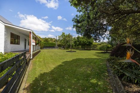 Photo of property in 461 Tararua Road, Levin, 5571