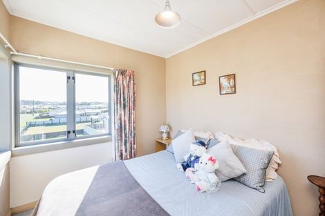 Photo of property in 51 Pratt Avenue, Foxton Beach, Foxton, 4815